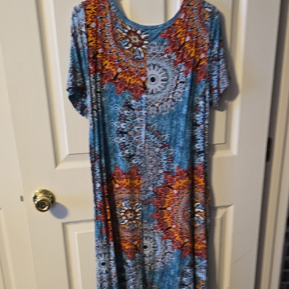 Colorful Patterned Midi Dress - Picture 4 of 4